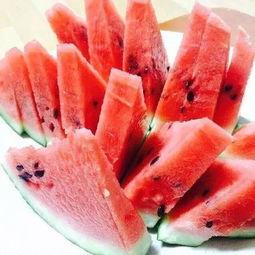 云南怒江小伙吃瓜,揭秘怒江特色“吃瓜”文化