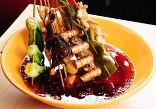 在路上吃小吃瓜,品味人生百态