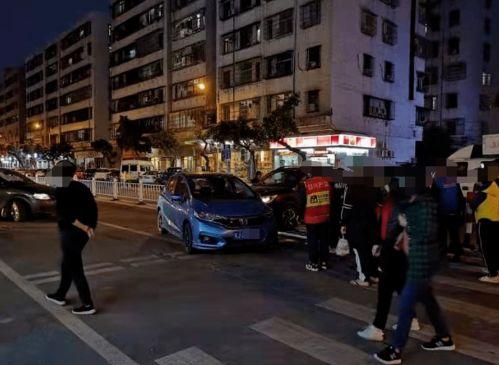 吃瓜护栏事件,网络热议背后的社会现象解析