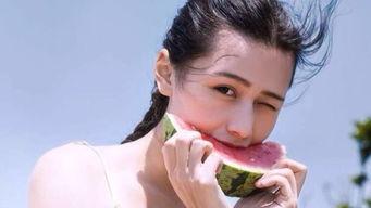 女生只露脸吃瓜,揭秘女生只露脸吃瓜的神秘魅力